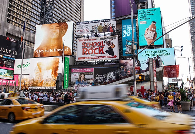 5 Ways Digital Signage Can Change Your Business Today